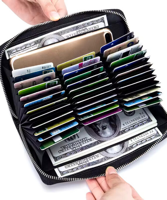 Minimalist leather wallet